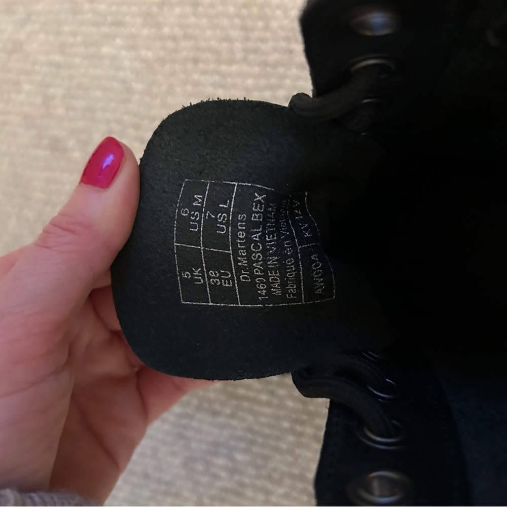Doc Martens - Picture 6 of 6